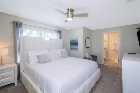 Touwnhouse à vendre à Kissimmee, Floride: 5 chambres, 201.41 m2 № 2222256 - photo 13