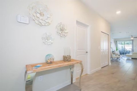 Touwnhouse à vendre à Kissimmee, Floride: 5 chambres, 201.41 m2 № 2222256 - photo 3