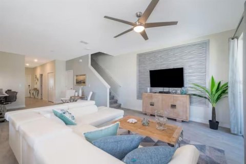 Touwnhouse à vendre à Kissimmee, Floride: 5 chambres, 201.41 m2 № 2222256 - photo 4