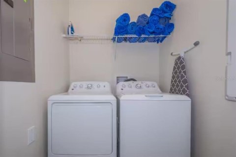 Touwnhouse à vendre à Kissimmee, Floride: 5 chambres, 201.41 m2 № 2222256 - photo 24