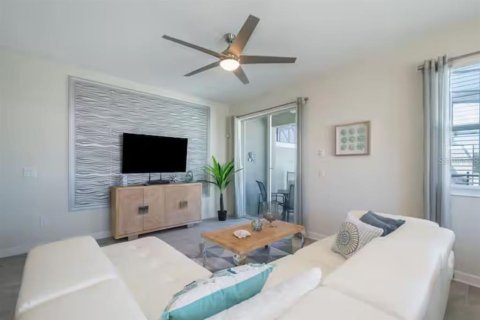 Touwnhouse à vendre à Kissimmee, Floride: 5 chambres, 201.41 m2 № 2222256 - photo 6