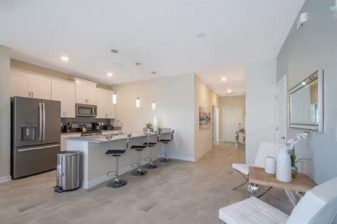 Touwnhouse à vendre à Kissimmee, Floride: 5 chambres, 201.41 m2 № 2222256 - photo 8