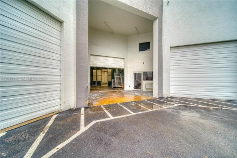 Commercial property in Homestead, Florida № 2184475 - photo 2