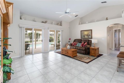 House in Davenport, Florida 3 bedrooms, 143.26 sq.m. № 1883870 - photo 6