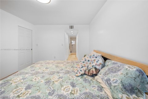 Copropriété à vendre à Miami Beach, Floride: 1 chambre, 60.76 m2 № 1946544 - photo 13