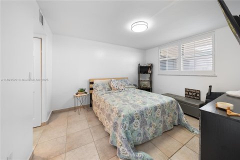 Copropriété à vendre à Miami Beach, Floride: 1 chambre, 60.76 m2 № 1946544 - photo 12