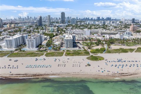 Copropriété à vendre à Miami Beach, Floride: 1 chambre, 60.76 m2 № 1946544 - photo 2
