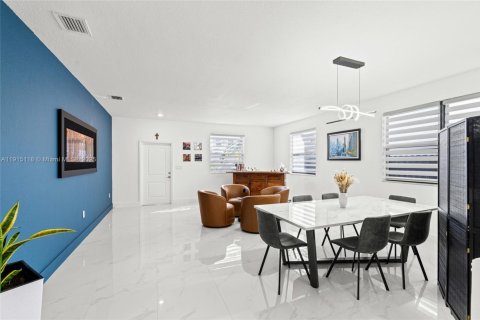 Купить виллу или дом в Майами, Флорида 4 спальни, 291.62м2, № 1971263 - фото 6