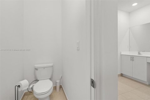 Купить виллу или дом в Майами, Флорида 4 спальни, 291.62м2, № 1971263 - фото 23