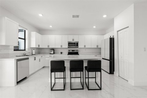 Купить виллу или дом в Майами, Флорида 4 спальни, 291.62м2, № 1971263 - фото 13