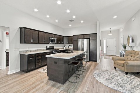 Casa en venta en The Villages, Florida, 4 dormitorios, 187.11 m2 № 2381198 - foto 8