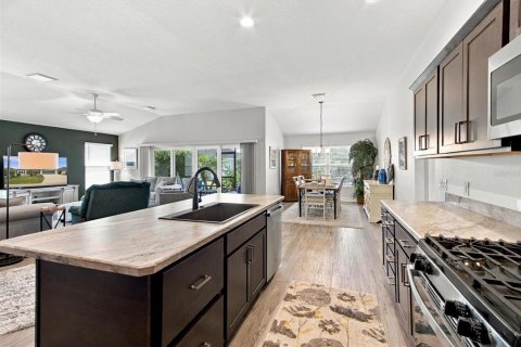 Casa en venta en The Villages, Florida, 4 dormitorios, 187.11 m2 № 2381198 - foto 6