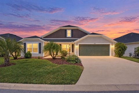 Casa en The Villages, Florida 4 dormitorios, 187.11 m2 № 2381198