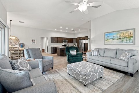 Casa en venta en The Villages, Florida, 4 dormitorios, 187.11 m2 № 2381198 - foto 14