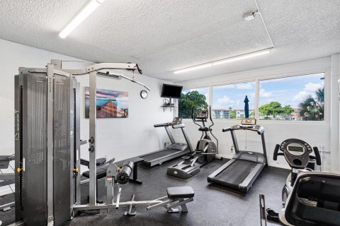 Condo in Hillsboro Beach, Florida, 2 bedrooms  № 2146253 - photo 27