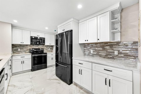Condo in Hillsboro Beach, Florida, 2 bedrooms  № 2146253 - photo 7