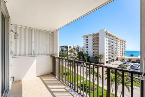 Condo in Hillsboro Beach, Florida, 2 bedrooms  № 2146253 - photo 23