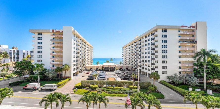 Condo in Hillsboro Beach, Florida, 2 bedrooms  № 2146253