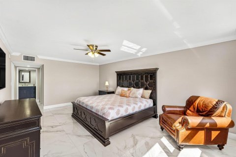 Condo in Hillsboro Beach, Florida, 2 bedrooms  № 2146253 - photo 14