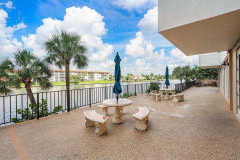 Condo in Hillsboro Beach, Florida, 2 bedrooms  № 2146253 - photo 30
