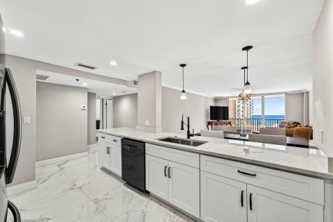 Condo in Hillsboro Beach, Florida, 2 bedrooms  № 2146253 - photo 8