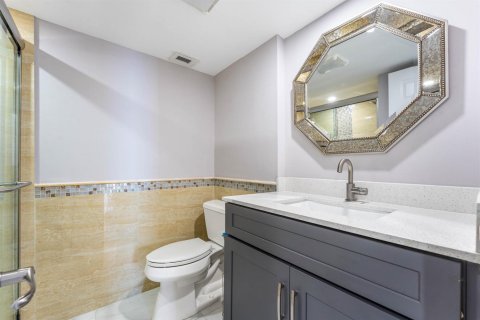 Condo in Hillsboro Beach, Florida, 2 bedrooms  № 2146253 - photo 17