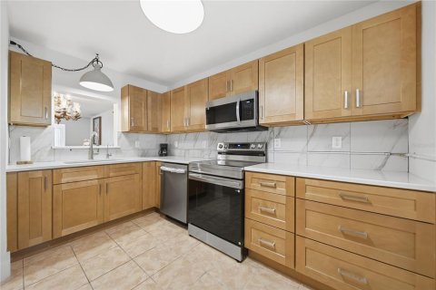 Condominio en alquiler en Clearwater, Florida, 2 dormitorios, 104.05 m2 № 2216057 - foto 10