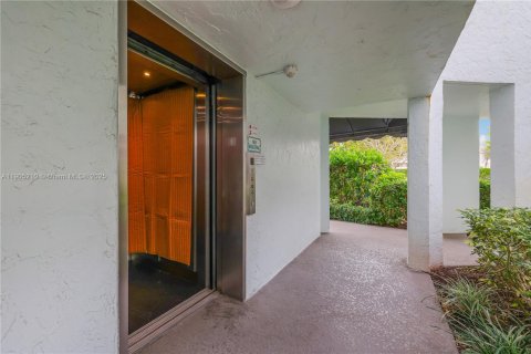 Copropriété à vendre à Lake Worth, Floride: 3 chambres, 139.82 m2 № 1956114 - photo 3