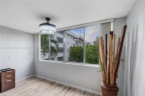 Copropriété à vendre à Lake Worth, Floride: 3 chambres, 139.82 m2 № 1956114 - photo 9