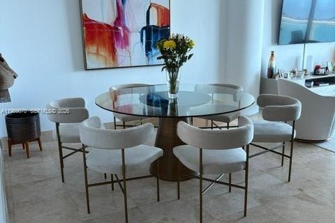 Condominio en alquiler en Miami, Florida, 2 dormitorios, 127 m2 № 2029990 - foto 13