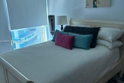 Condominio en alquiler en Miami, Florida, 2 dormitorios, 127 m2 № 2029990 - foto 19