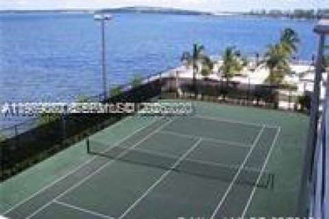 Condominio en alquiler en Miami, Florida, 2 dormitorios, 127 m2 № 2029990 - foto 8