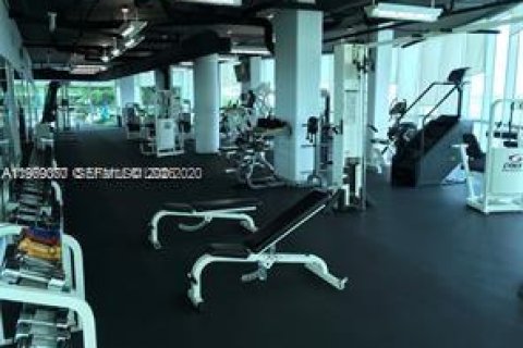 Condominio en alquiler en Miami, Florida, 2 dormitorios, 127 m2 № 2029990 - foto 27