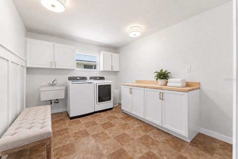 Villa ou maison à vendre à Orlando, Floride: 4 chambres, 232.35 m2 № 2429205 - photo 29