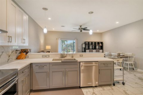 Adosado en alquiler en Sarasota, Florida, 3 dormitorios, 163.32 m2 № 1548702 - foto 13
