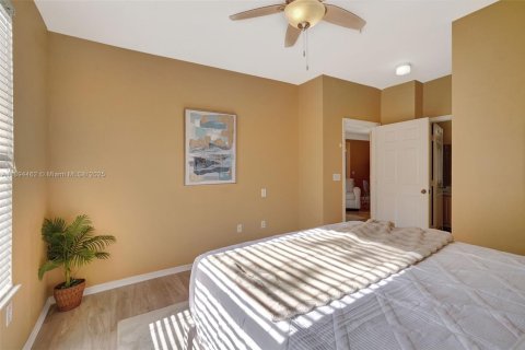 Condo in Fort Myers, Florida, 2 bedrooms  № 1949052 - photo 15