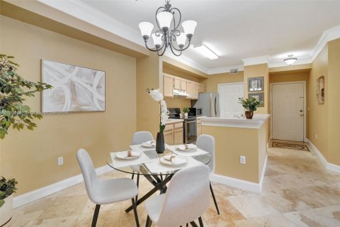 Condo in Fort Myers, Florida, 2 bedrooms  № 1949052 - photo 20
