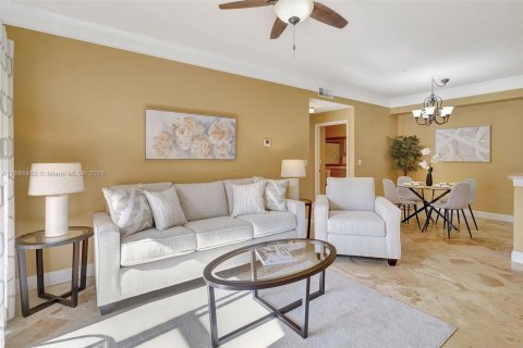 Condo in Fort Myers, Florida, 2 bedrooms  № 1949052 - photo 11