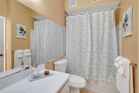 Condo in Fort Myers, Florida, 2 bedrooms  № 1949052 - photo 18
