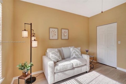 Condo in Fort Myers, Florida, 2 bedrooms  № 1949052 - photo 29