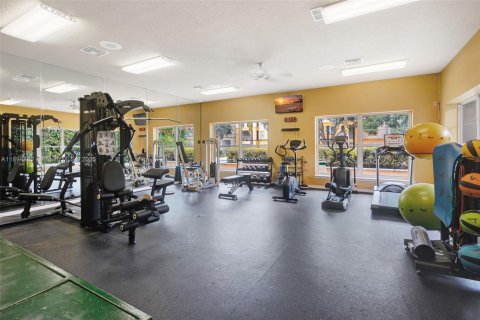Condo in Fort Myers, Florida, 2 bedrooms  № 1949052 - photo 9