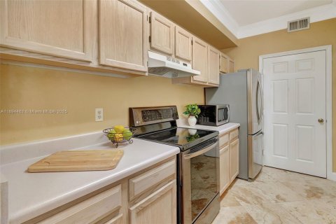 Condo in Fort Myers, Florida, 2 bedrooms  № 1949052 - photo 23