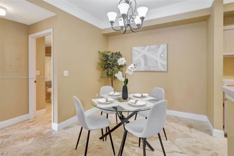Condo in Fort Myers, Florida, 2 bedrooms  № 1949052 - photo 21