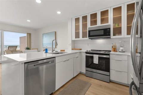 Condo in Sarasota, Florida, 1 bedroom № 2101837 - photo 7