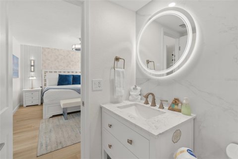 Condo in Sarasota, Florida, 1 bedroom № 2101837 - photo 26