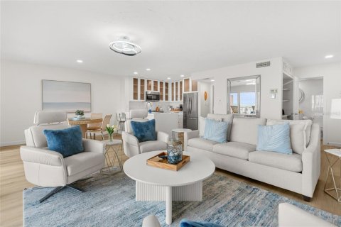 Condo in Sarasota, Florida, 1 bedroom № 2101837 - photo 2