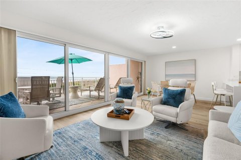 Condo in Sarasota, Florida, 1 bedroom № 2101837 - photo 11
