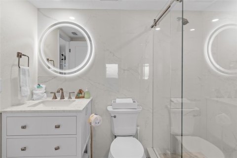 Condo in Sarasota, Florida, 1 bedroom № 2101837 - photo 24