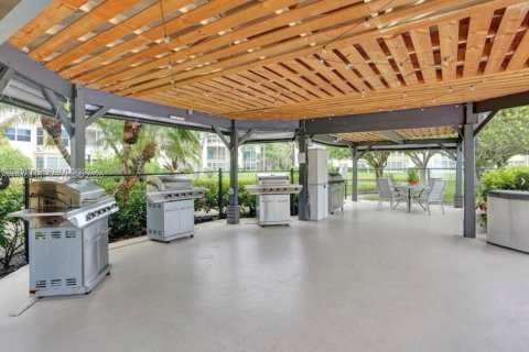 Купить кондоминиум в Лодердейл-Лейкс, Флорида 2 спальни, 87.7м2, № 2002760 - фото 30