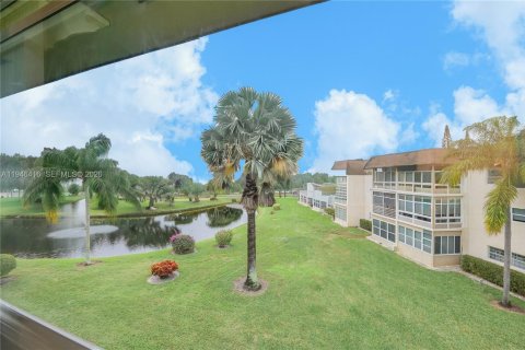 Купить кондоминиум в Лодердейл-Лейкс, Флорида 2 спальни, 87.7м2, № 2002760 - фото 3